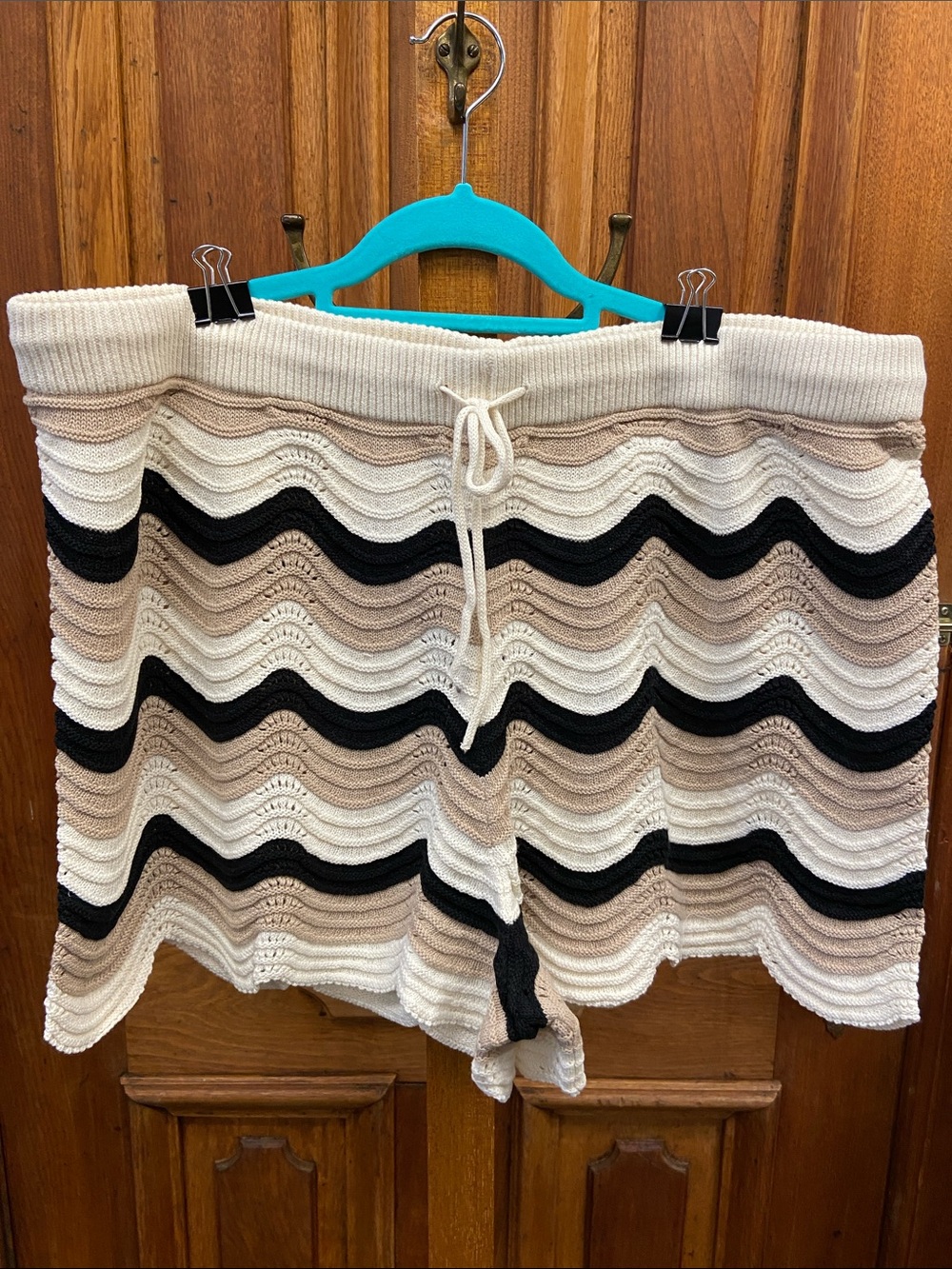 High Waist Knit Wave Stripe Shorts - Black & Cream